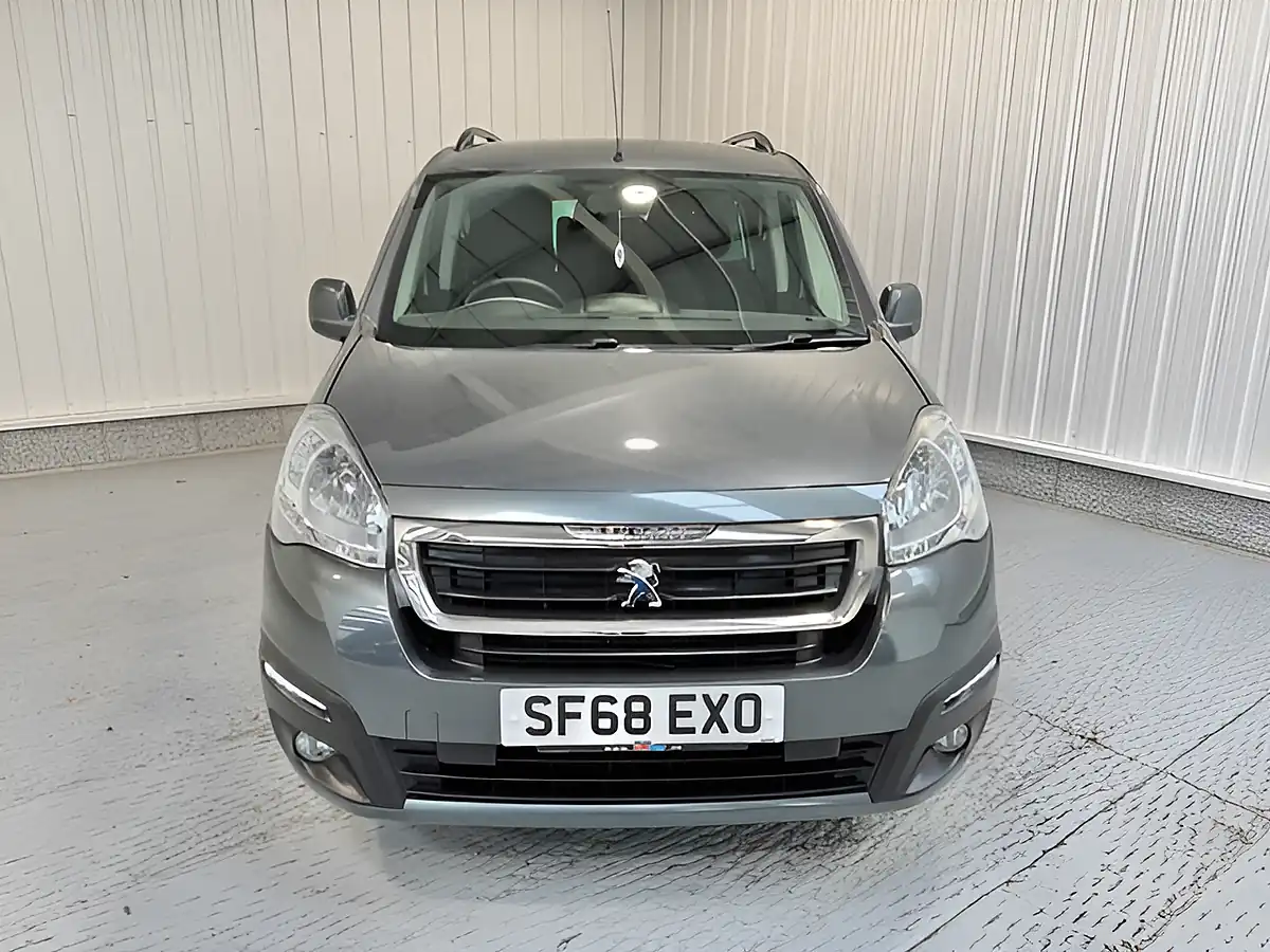 Used 2018 Peugeot Partner Tepee Allure Shark Grey - Interior and Exterior details 2