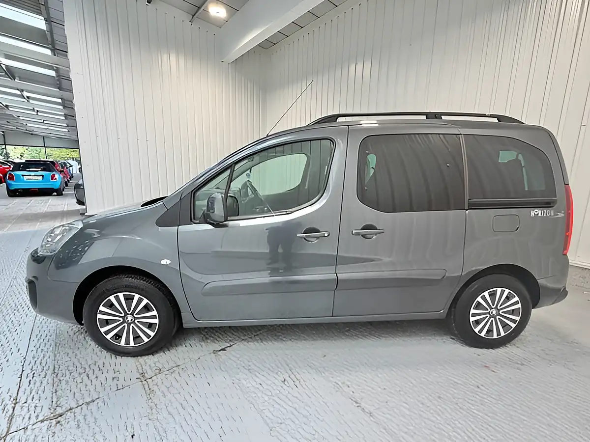 Used 2018 Peugeot Partner Tepee Allure Shark Grey - Interior and Exterior details 8