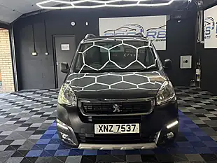 Used 2018 Peugeot Partner Tepee Outdoor Grey - Interior and Exterior details 2
