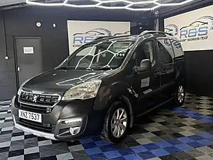Used 2018 Peugeot Partner Tepee Outdoor Grey - Interior and Exterior details 8