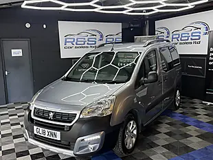 Used 2018 Peugeot Partner Tepee Outdoor Grey - Interior and Exterior details 11