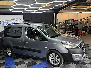 Used 2018 Peugeot Partner Tepee Outdoor Grey - Interior and Exterior details 13
