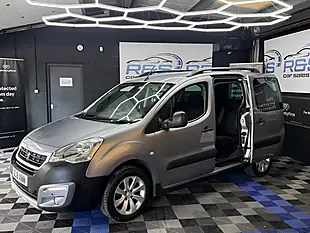 Used 2018 Peugeot Partner Tepee Outdoor Grey - Interior and Exterior details 17