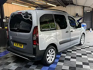 Used 2018 Peugeot Partner Tepee Outdoor Grey - Interior and Exterior details 4