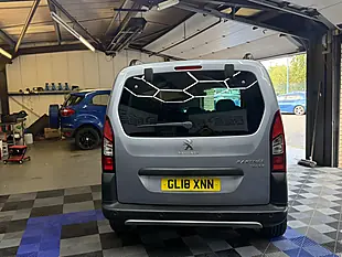Used 2018 Peugeot Partner Tepee Outdoor Grey - Interior and Exterior details 6