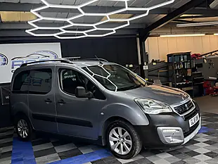 Used 2018 Peugeot Partner Tepee Outdoor Grey - Interior and Exterior details 7