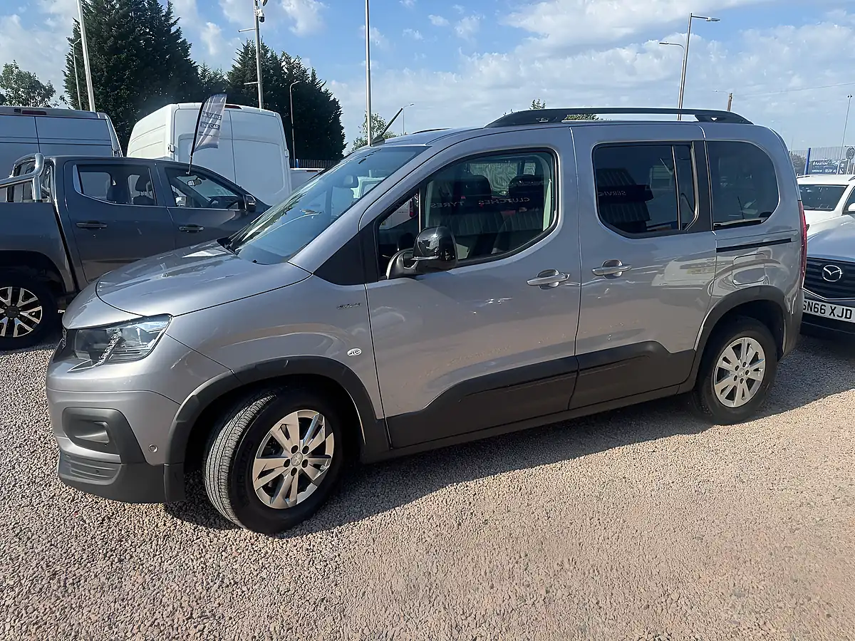 Used 2018 Peugeot Rifter GT Line Grey - Interior and Exterior details 10