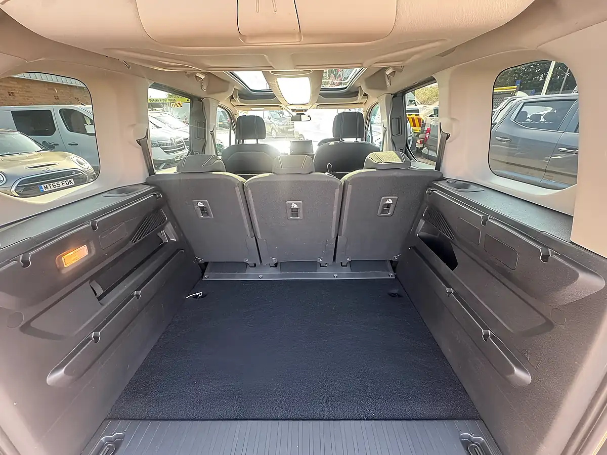 Used 2018 Peugeot Rifter GT Line Grey - Interior and Exterior details 16