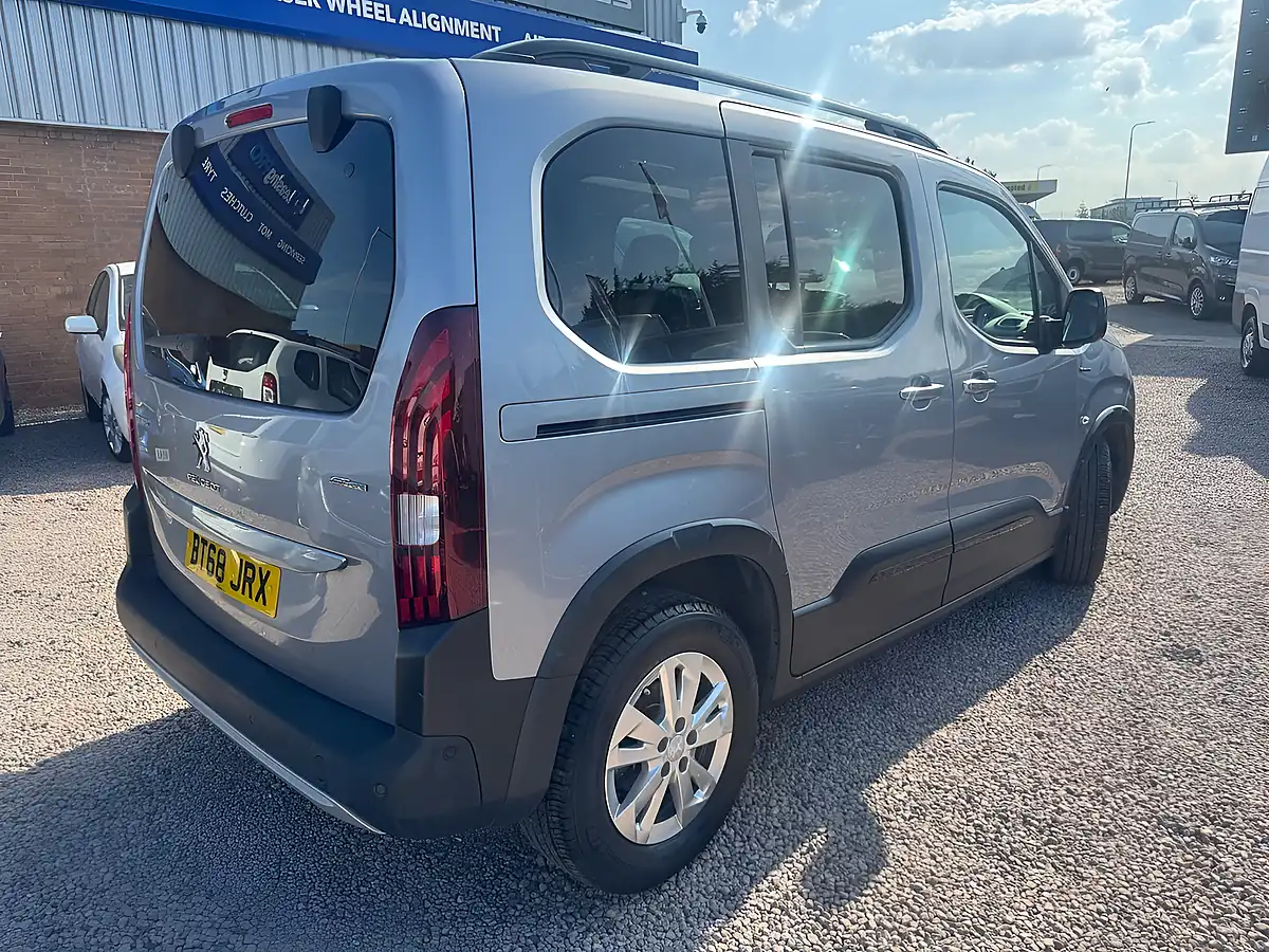 Used 2018 Peugeot Rifter GT Line Grey - Interior and Exterior details 3