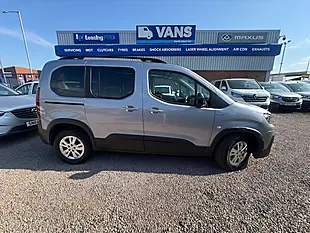 Used 2018 Peugeot Rifter GT Line Grey - Interior and Exterior details 4