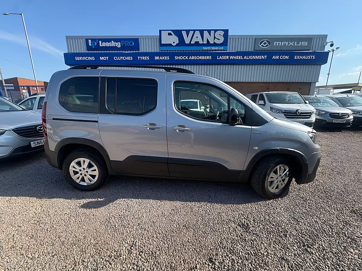 Used 2018 Peugeot Rifter GT Line Grey - Interior and Exterior details 4
