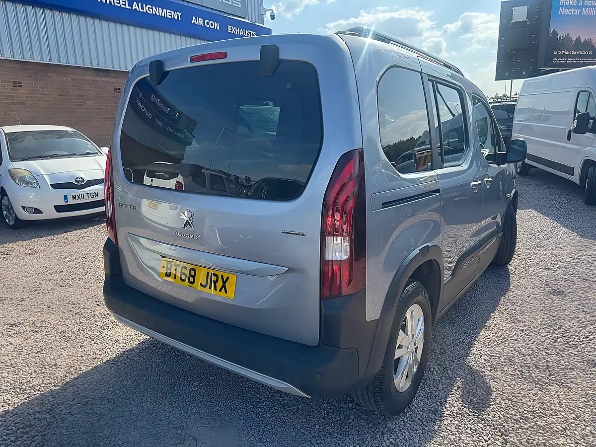 Used 2018 Peugeot Rifter GT Line Grey - Interior and Exterior details 8