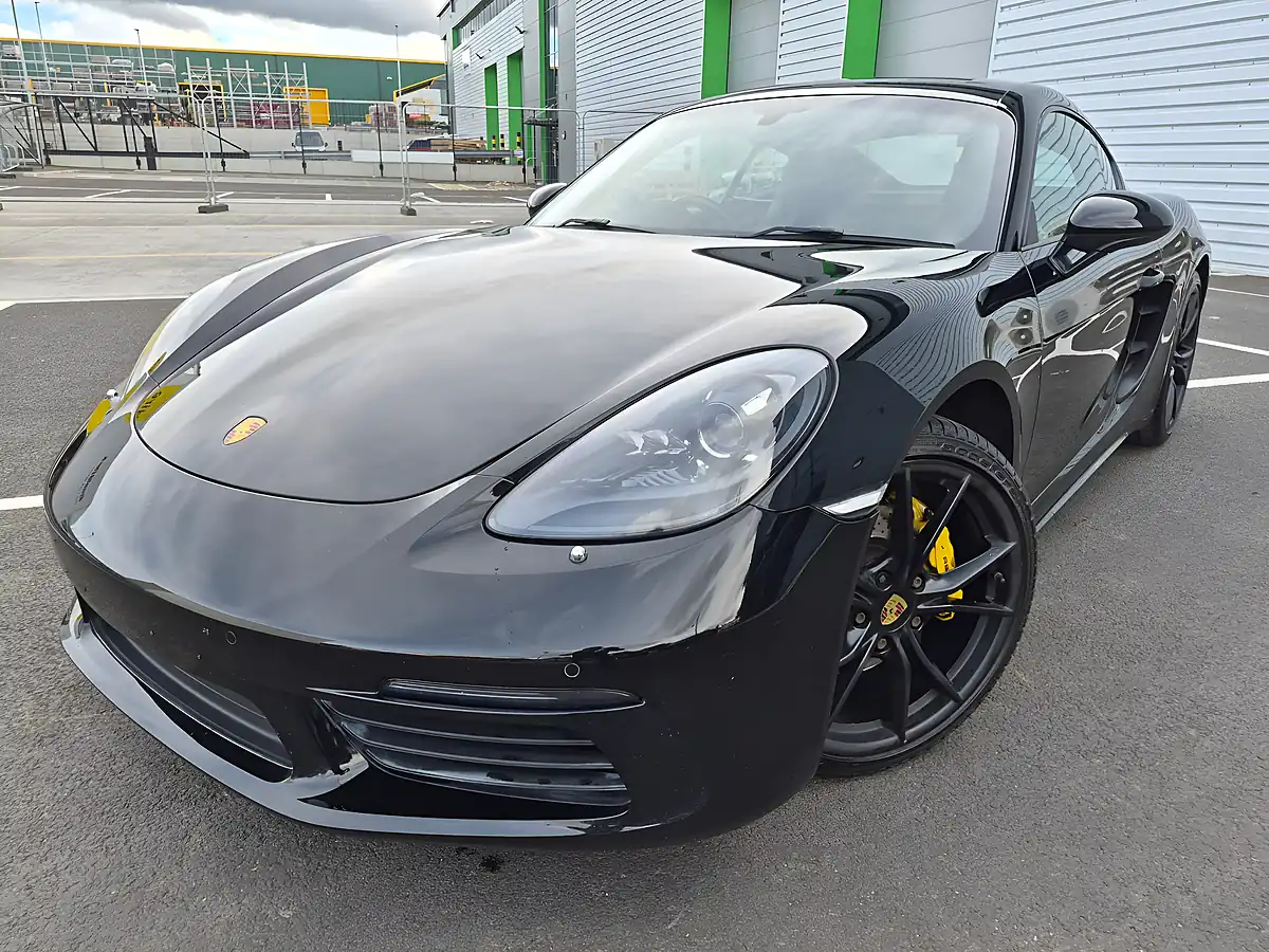 Used 2018 Porsche 718 Cayman Coupe Black - Interior and Exterior details 4