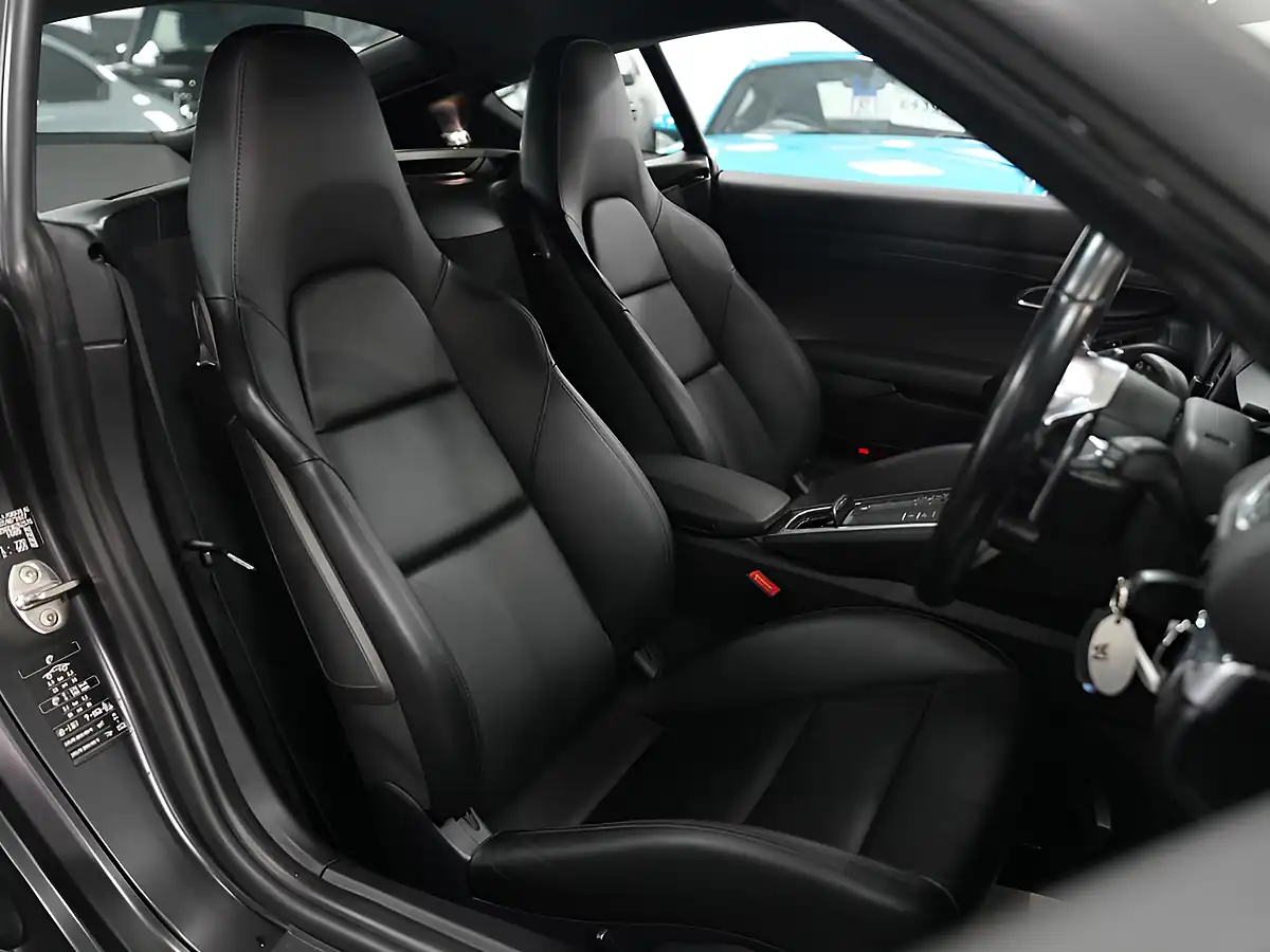 Used 2018 Porsche 718 Cayman Coupe Black - Interior and Exterior details 4