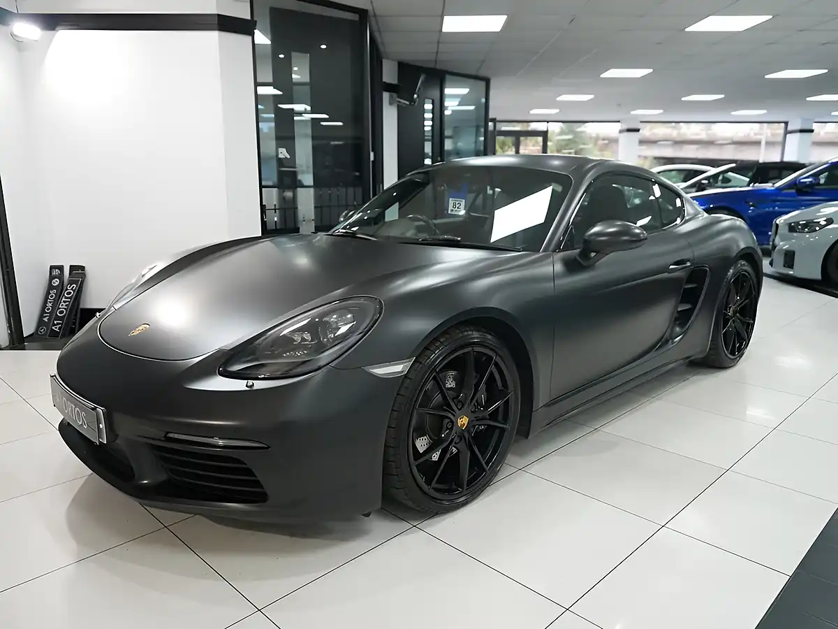 Used 2018 Porsche 718 Cayman Coupe Black - Interior and Exterior details 5