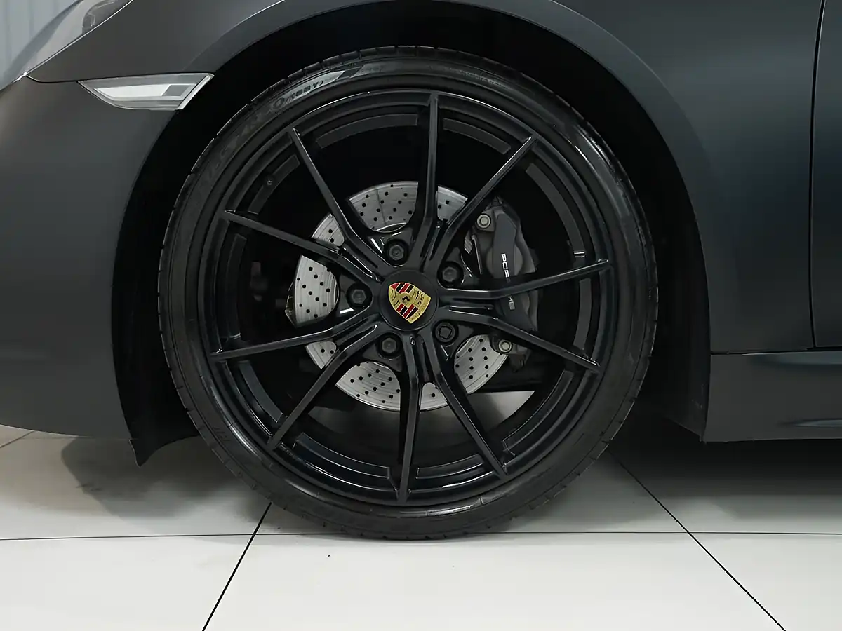 Used 2018 Porsche 718 Cayman Coupe Black - Interior and Exterior details 6