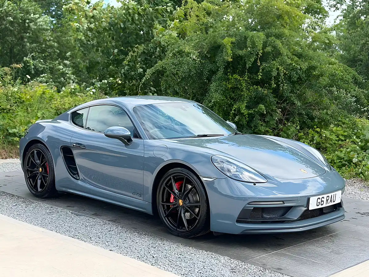 Used 2018 Porsche 718 Cayman Gts Blue - Interior and Exterior details 4