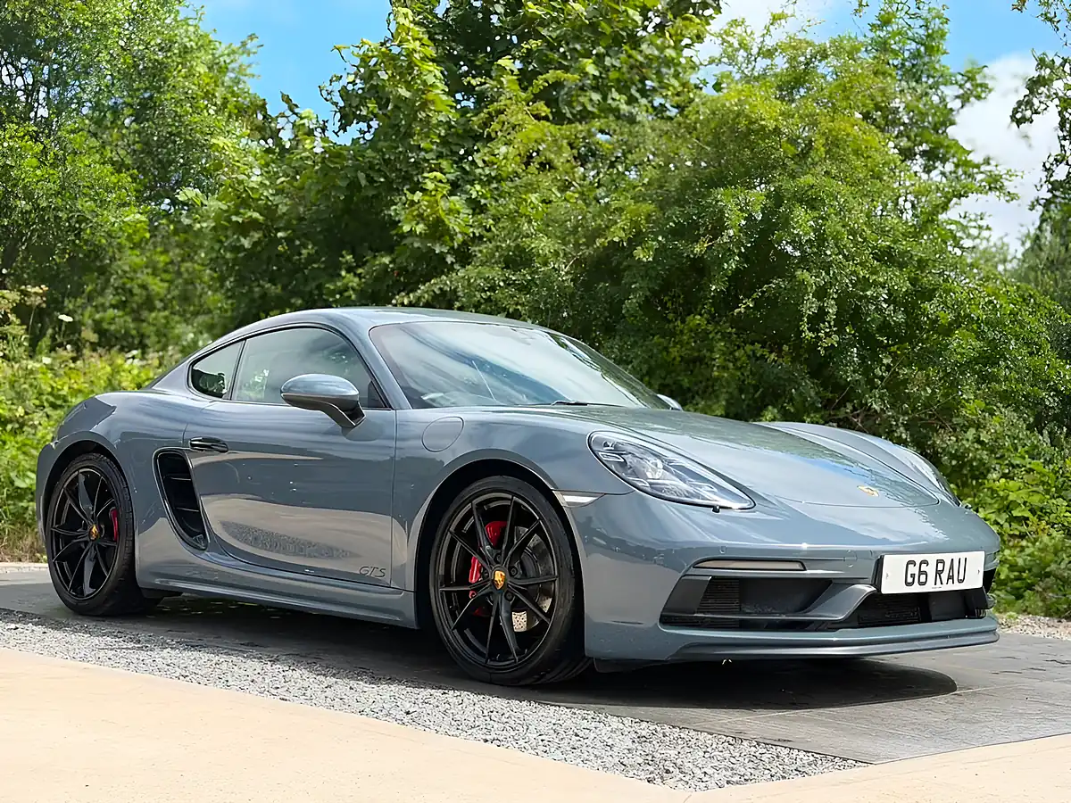 Used 2018 Porsche 718 Cayman Gts Coupe Blue - Interior and Exterior details 12