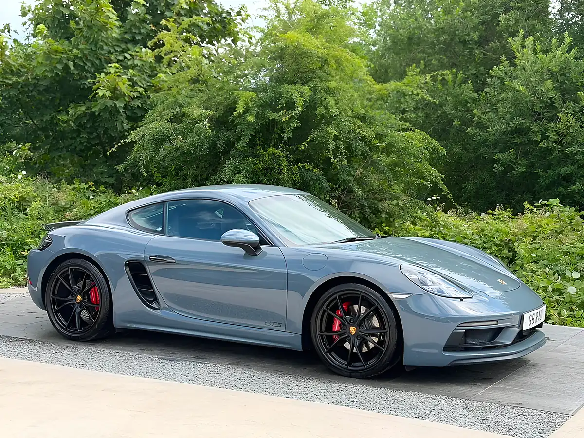 Used 2018 Porsche 718 Cayman Gts Coupe Blue - Interior and Exterior details 16