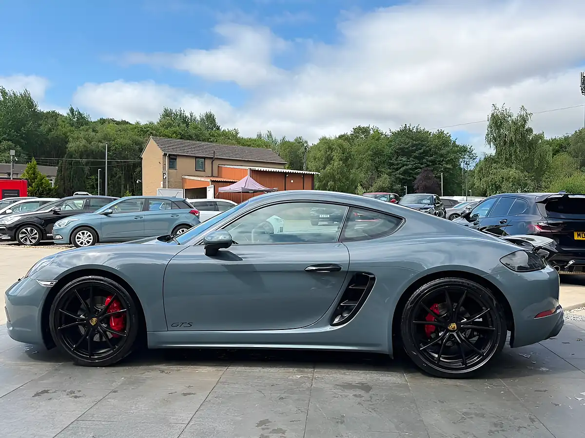 Used 2018 Porsche 718 Cayman Gts Coupe Blue - Interior and Exterior details 3