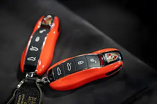 Used 2018 Porsche 718 Cayman Gts Lava Orange Metallic - Interior and Exterior details 13