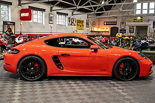 Used 2018 Porsche 718 Cayman Gts Lava Orange Metallic - Interior and Exterior details 2