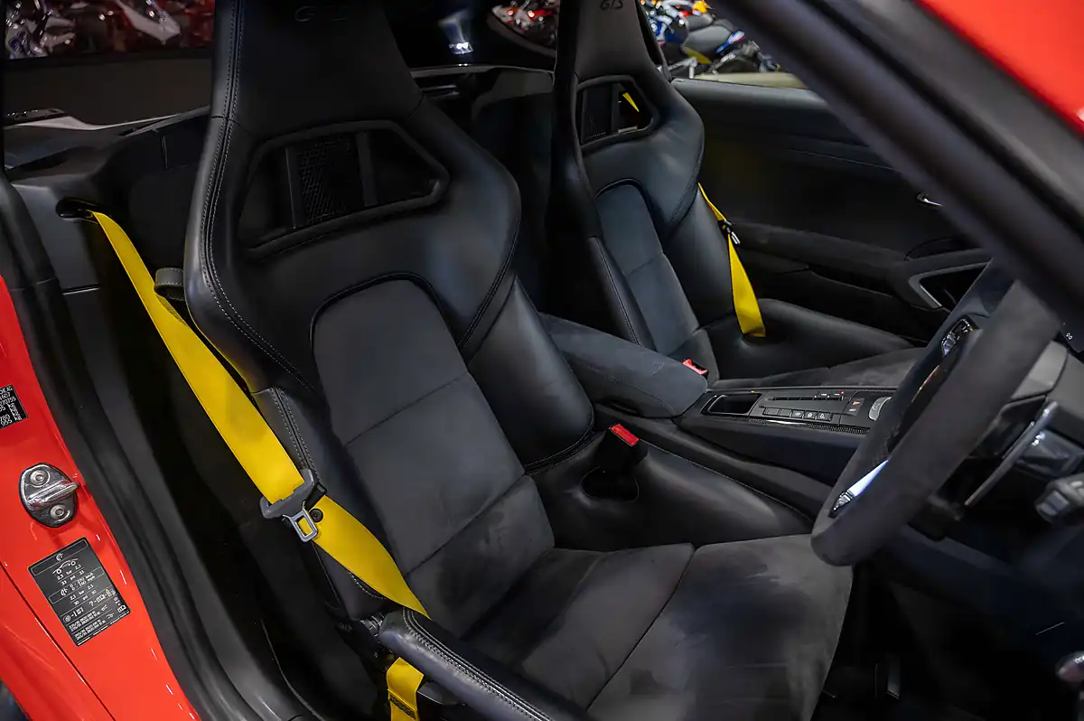 Used 2018 Porsche 718 Cayman Gts Lava Orange Metallic - Interior and Exterior details 6