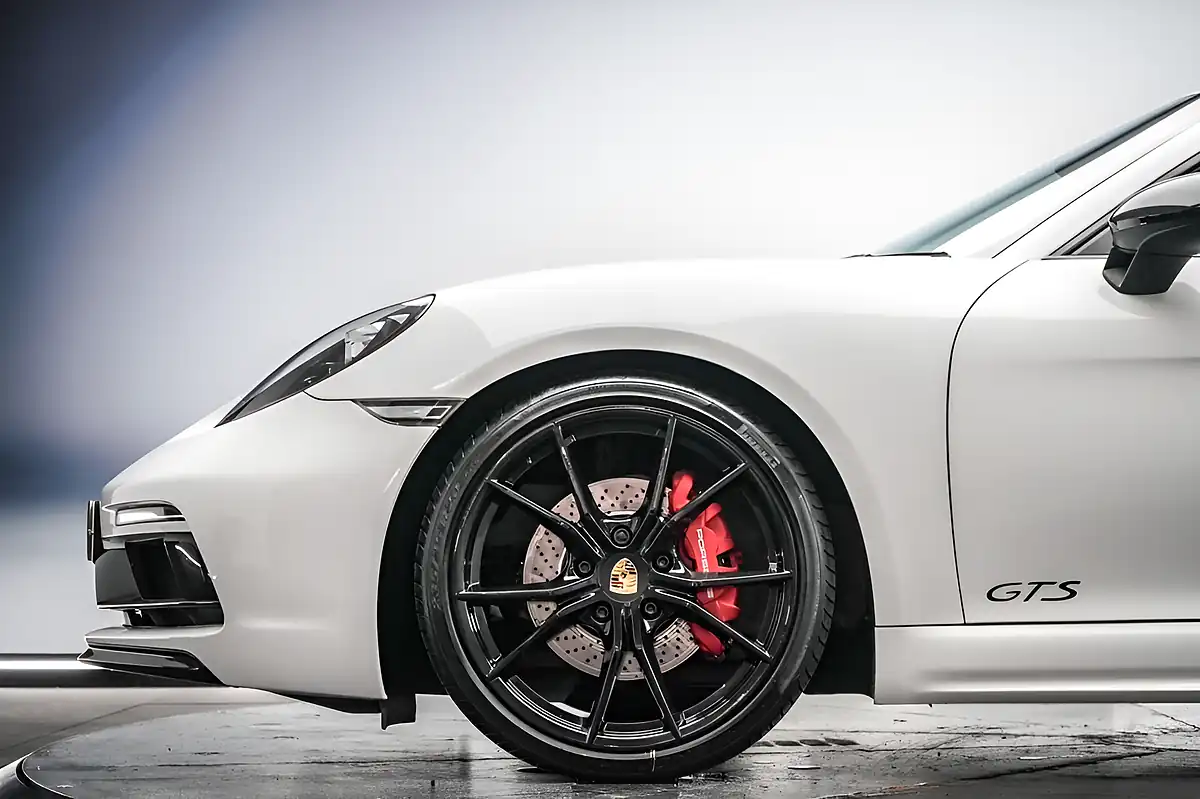 Used 2018 Porsche 718 Cayman Gts White - Interior and Exterior details 11