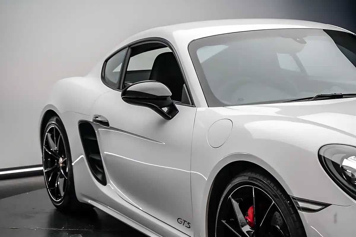 Used 2018 Porsche 718 Cayman Gts White - Interior and Exterior details 13