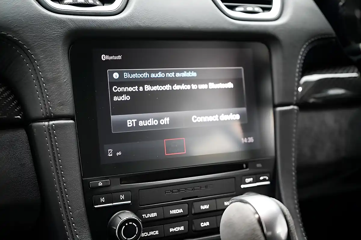 Used 2018 Porsche 718 Cayman Gts White - Interior and Exterior details 17