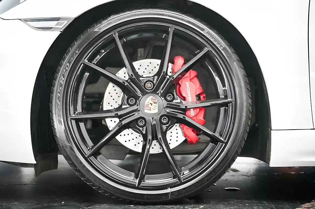 Used 2018 Porsche 718 Cayman Gts White - Interior and Exterior details 19