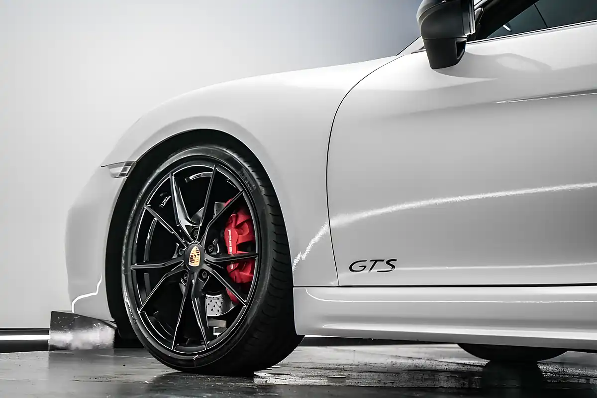 Used 2018 Porsche 718 Cayman Gts White - Interior and Exterior details 8