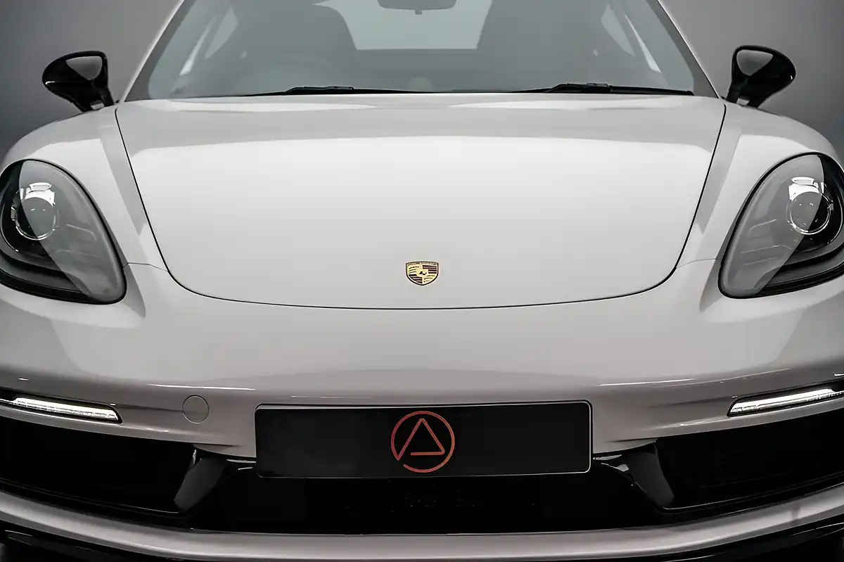 Used 2018 Porsche 718 Cayman Gts White - Interior and Exterior details 9