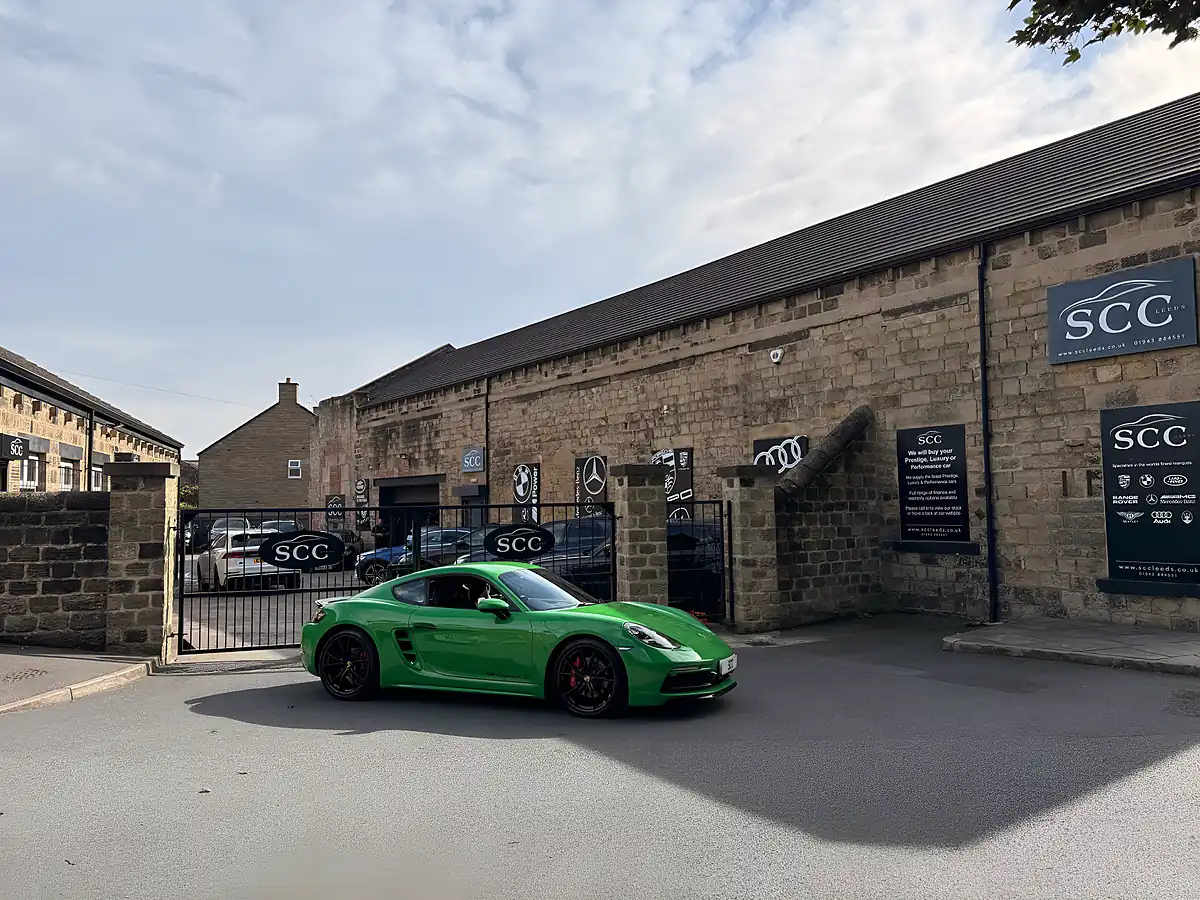 Used 2018 Porsche 718 Cayman S Viper Green - Interior and Exterior details 10