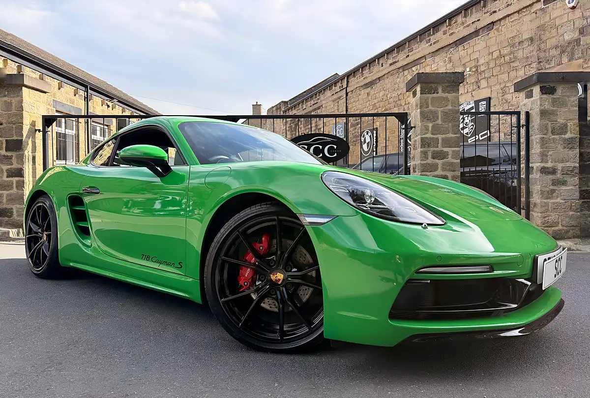 Used 2018 Porsche 718 Cayman S Viper Green - Interior and Exterior details 6