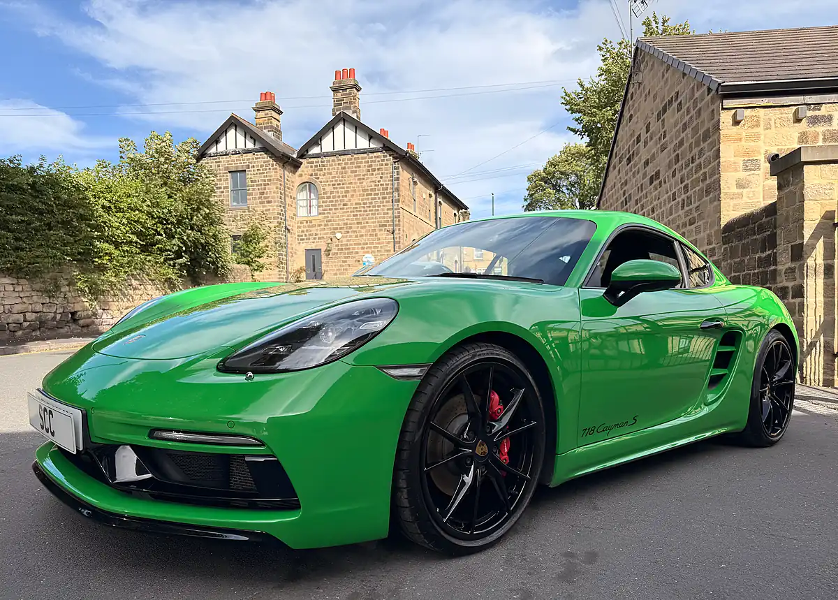 Used 2018 Porsche 718 Cayman S Viper Green - Interior and Exterior details 7