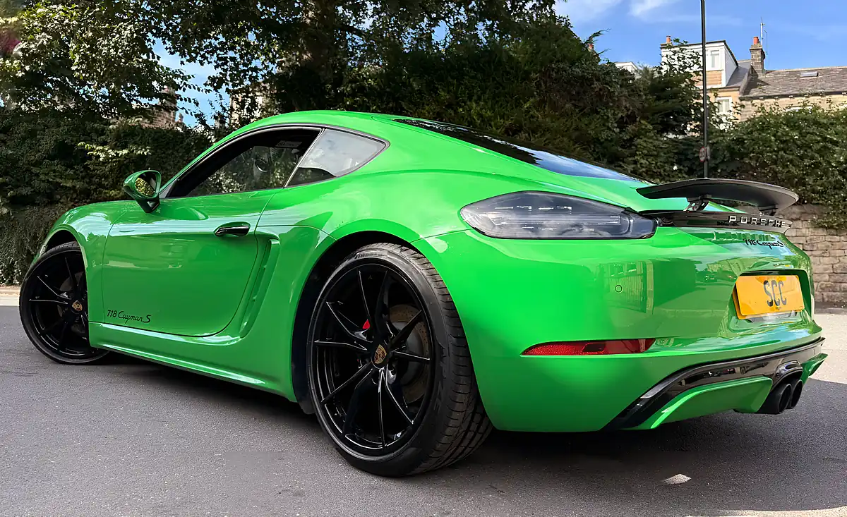 Used 2018 Porsche 718 Cayman S Viper Green - Interior and Exterior details 9