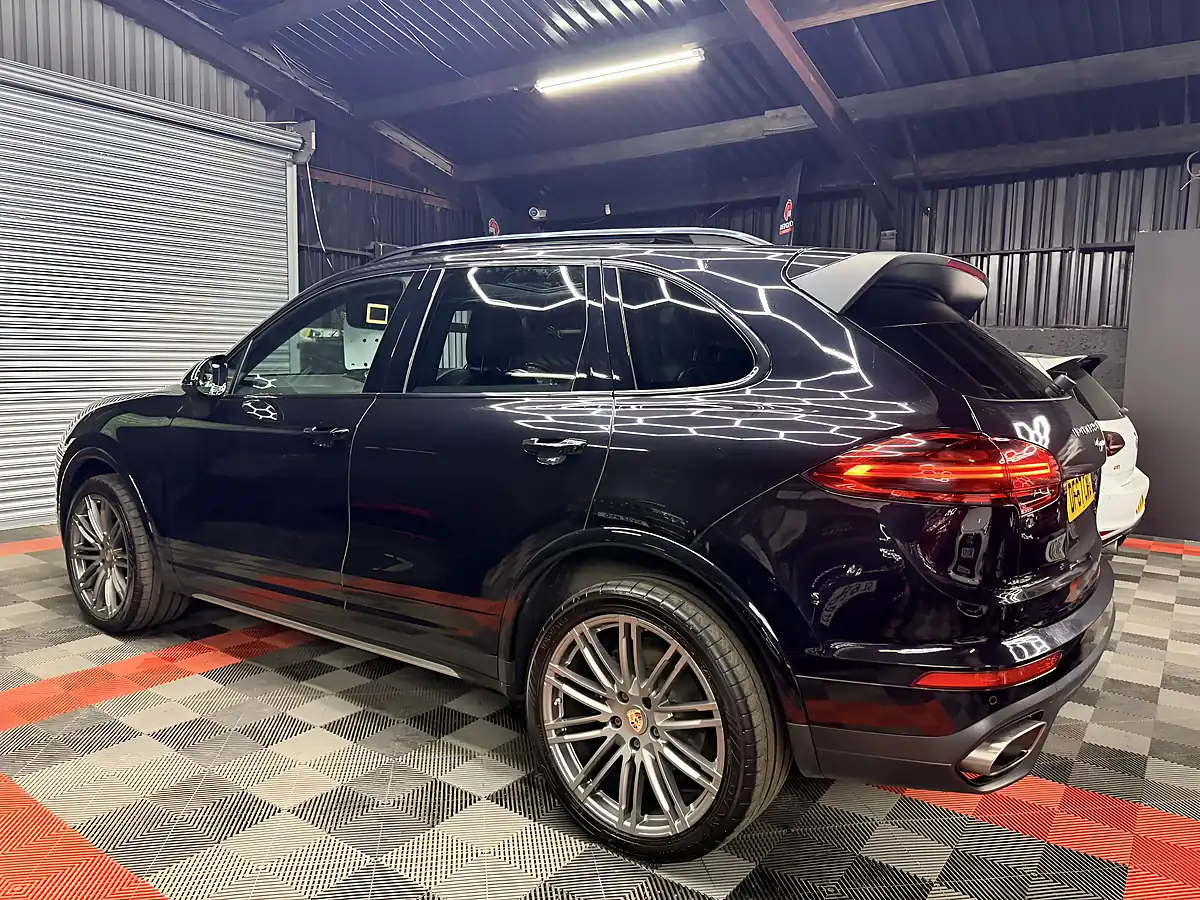 Used 2018 Porsche Cayenne Platinum Edition Black - Interior and Exterior details 10
