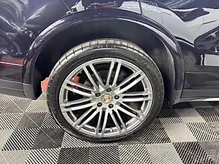 Used 2018 Porsche Cayenne Platinum Edition Black - Interior and Exterior details 15