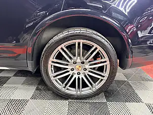 Used 2018 Porsche Cayenne Platinum Edition Black - Interior and Exterior details 16