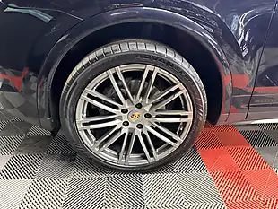 Used 2018 Porsche Cayenne Platinum Edition Black - Interior and Exterior details 17