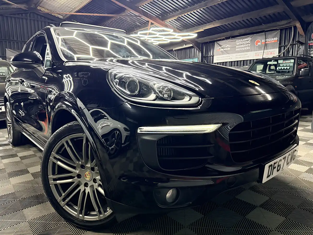 Used 2018 Porsche Cayenne Platinum Edition Black - Interior and Exterior details 2
