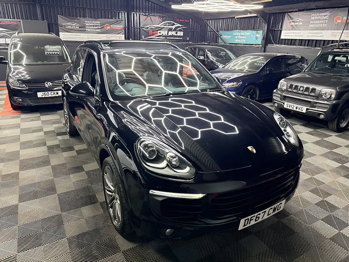 Used 2018 Porsche Cayenne Platinum Edition Black - Interior and Exterior details 5