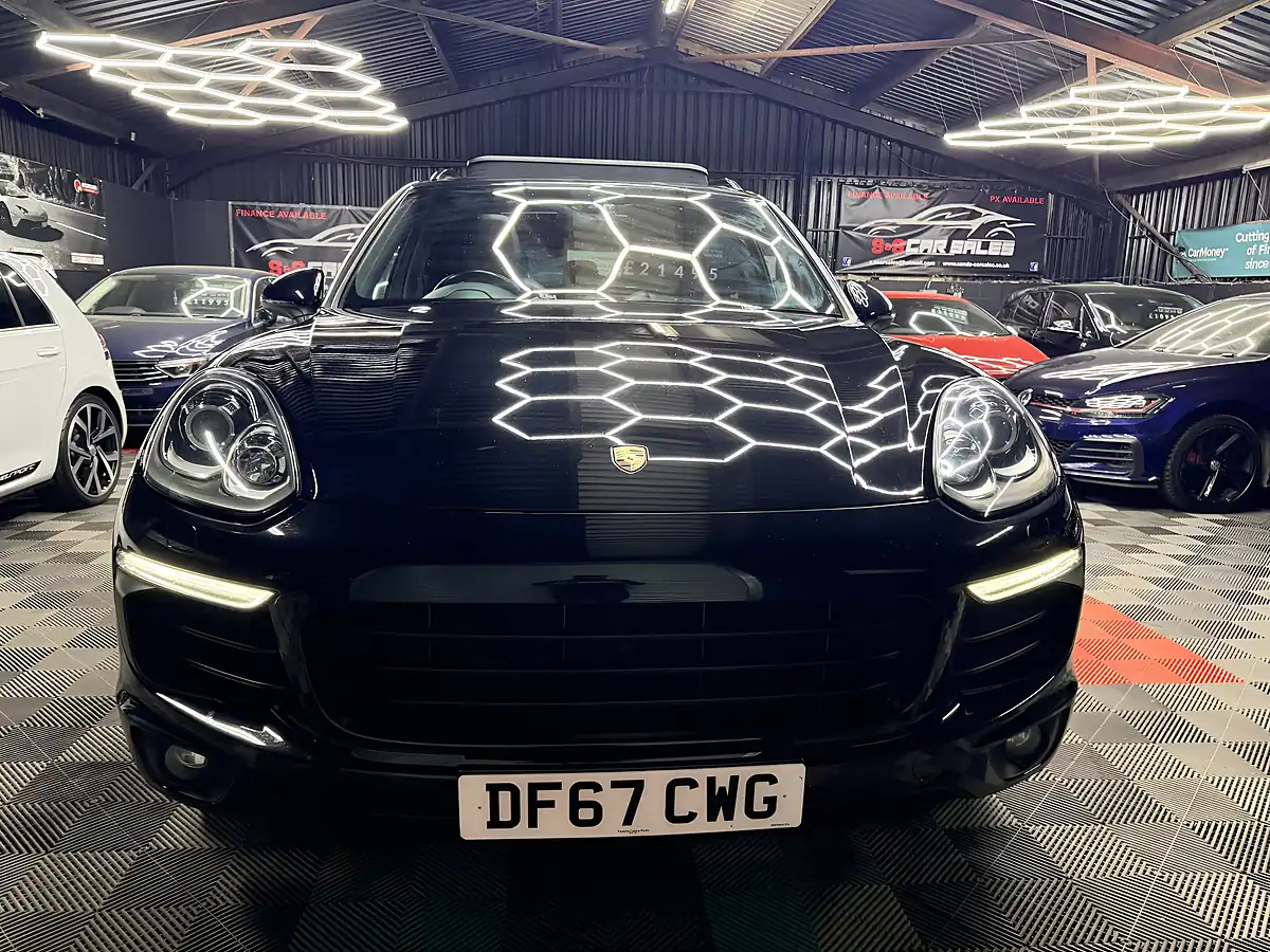 Used 2018 Porsche Cayenne Platinum Edition Black - Interior and Exterior details 6