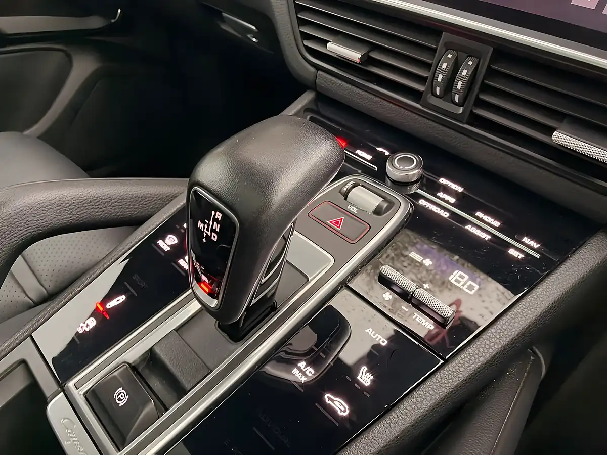 Used 2018 Porsche Cayenne S Black - Interior and Exterior details 12