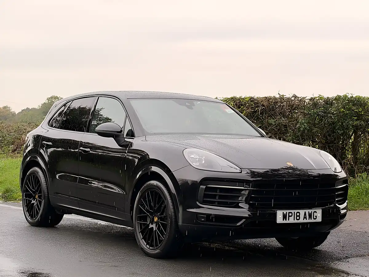 Used 2018 Porsche Cayenne S Black - Interior and Exterior details 3