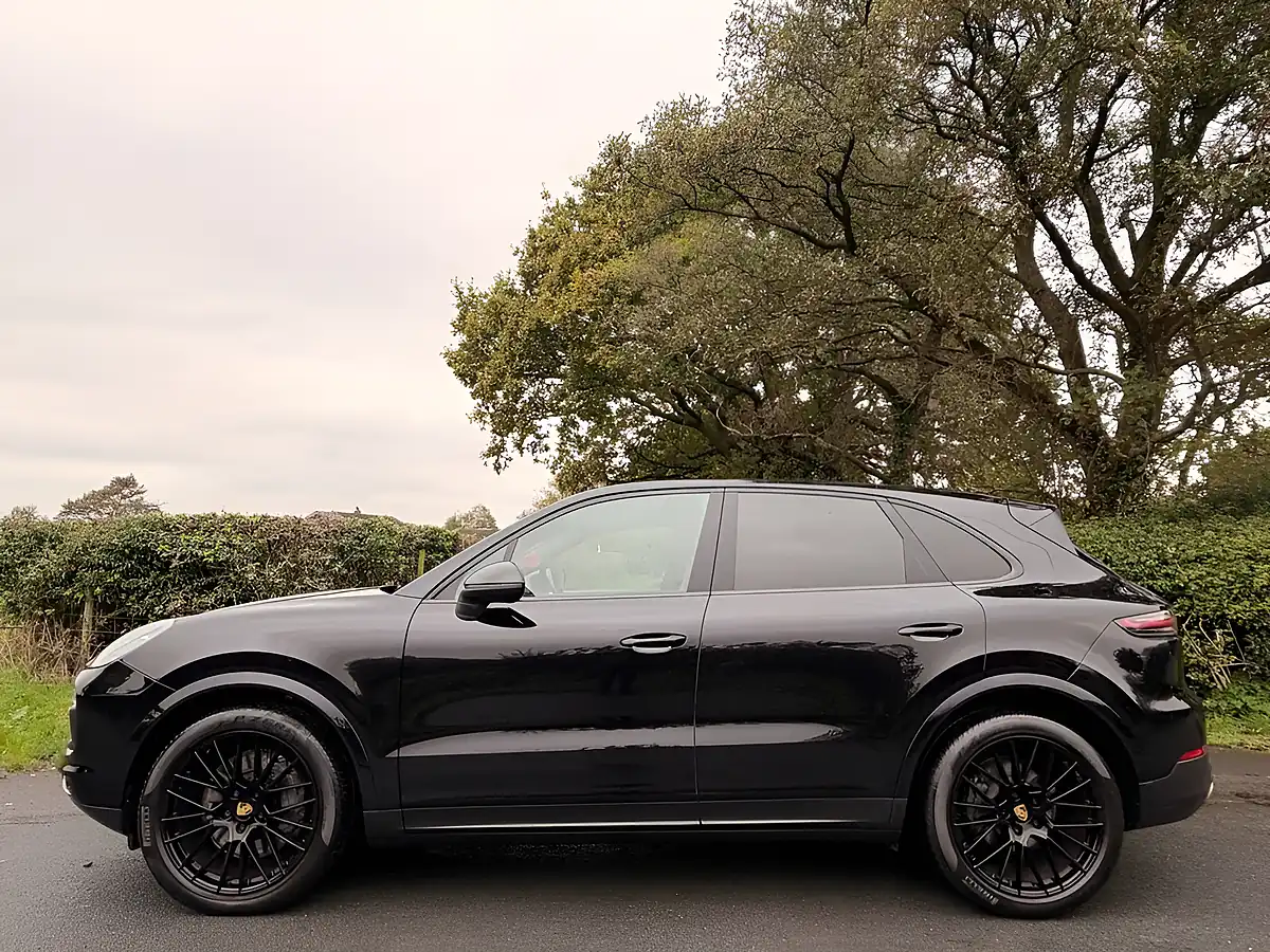 Used 2018 Porsche Cayenne S Black - Interior and Exterior details 4