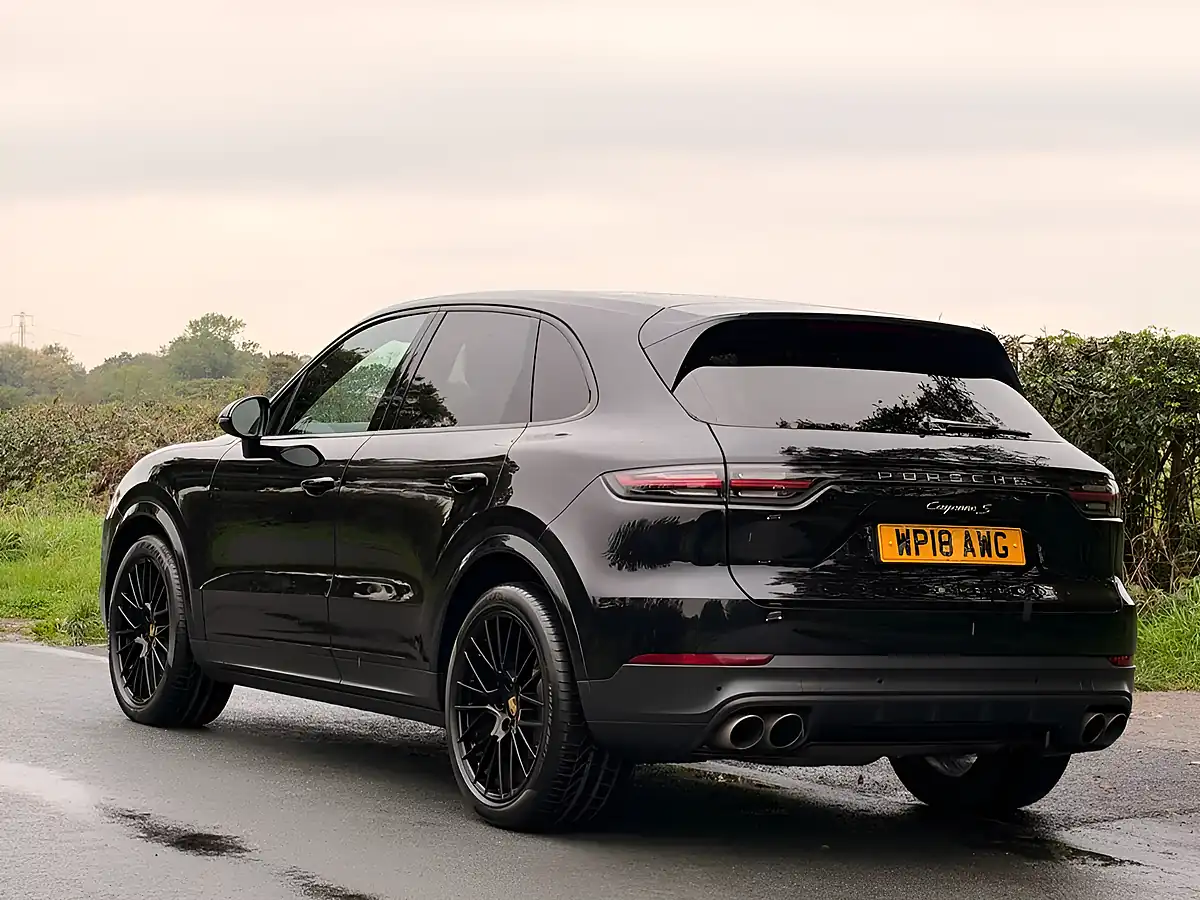 Used 2018 Porsche Cayenne S Black - Interior and Exterior details 6