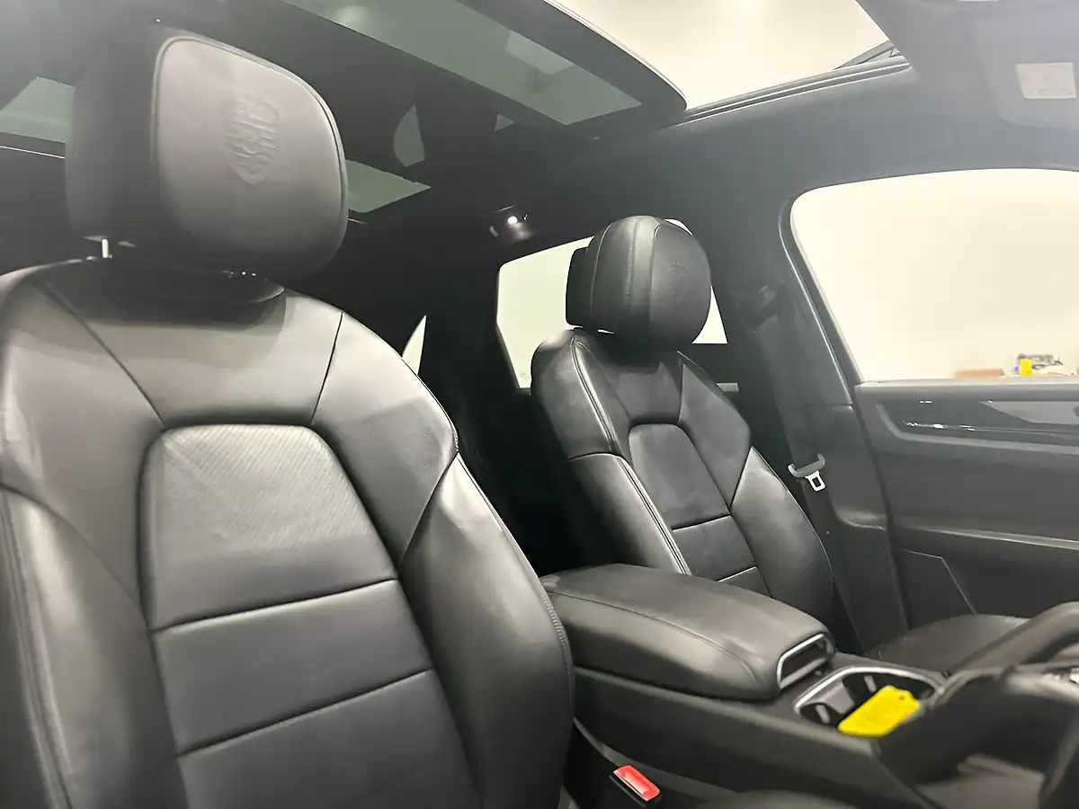 Used 2018 Porsche Cayenne S White - Interior and Exterior details 12