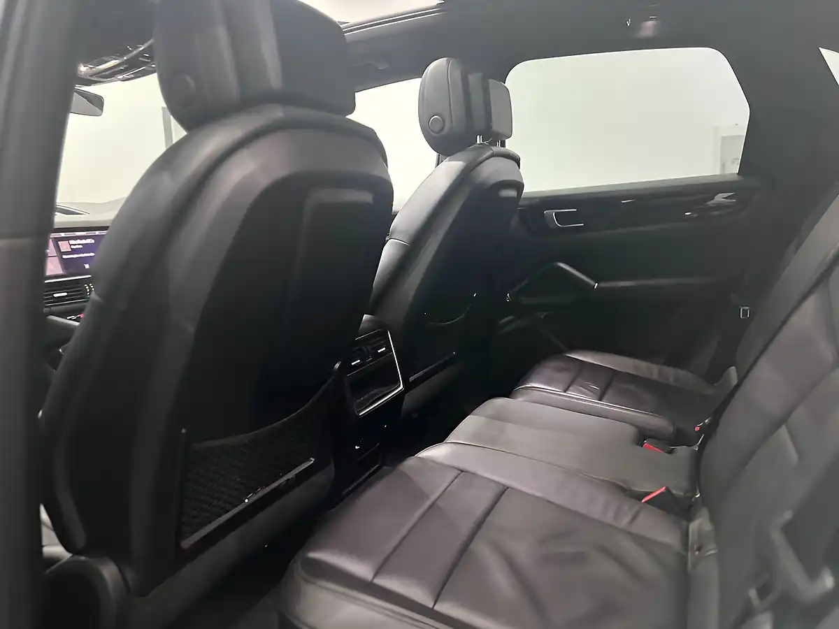 Used 2018 Porsche Cayenne S White - Interior and Exterior details 13